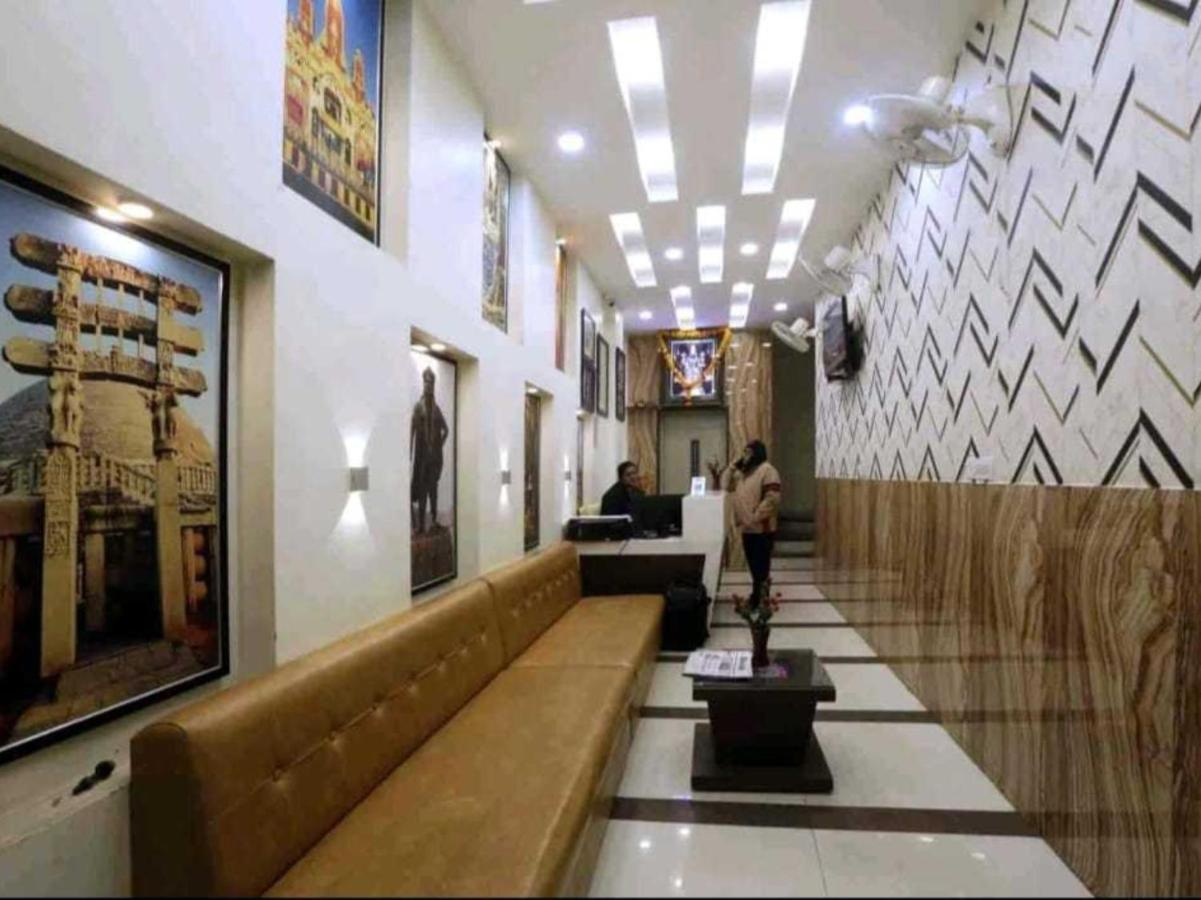 Oyo Shree Balaji Tower Hotel โบปาล ภายนอก รูปภาพ