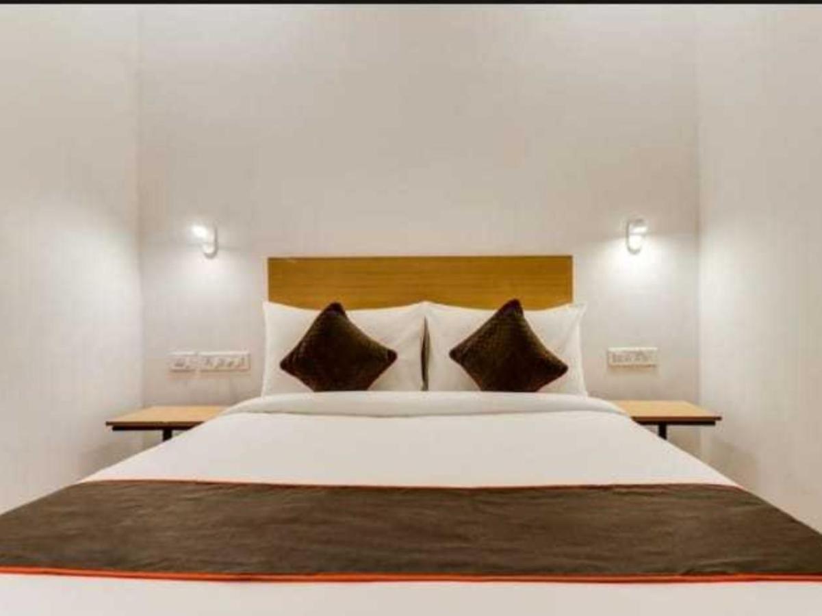 Oyo Shree Balaji Tower Hotel โบปาล ภายนอก รูปภาพ