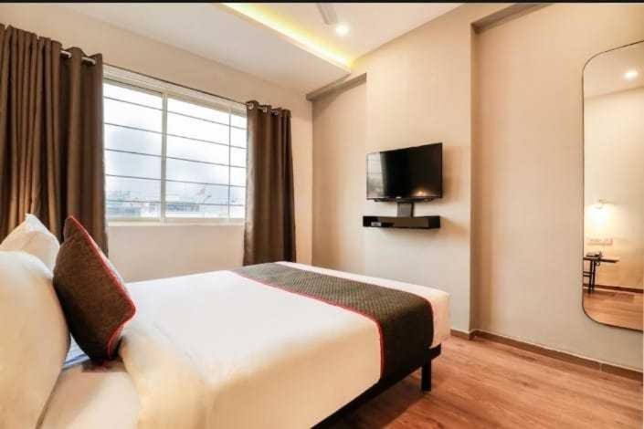Oyo Shree Balaji Tower Hotel โบปาล ภายนอก รูปภาพ