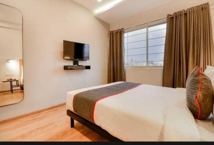 Oyo Shree Balaji Tower Hotel โบปาล ภายนอก รูปภาพ