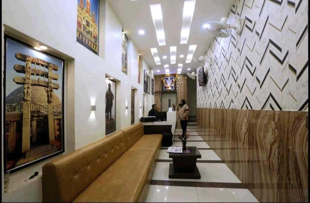 Oyo Shree Balaji Tower Hotel โบปาล ภายนอก รูปภาพ