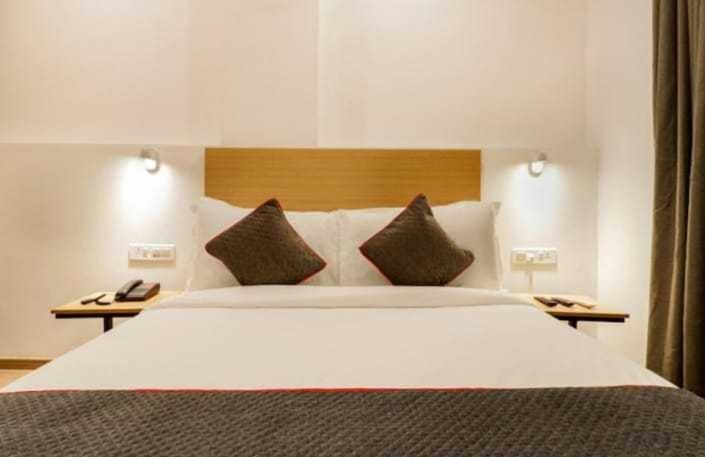Oyo Shree Balaji Tower Hotel โบปาล ภายนอก รูปภาพ