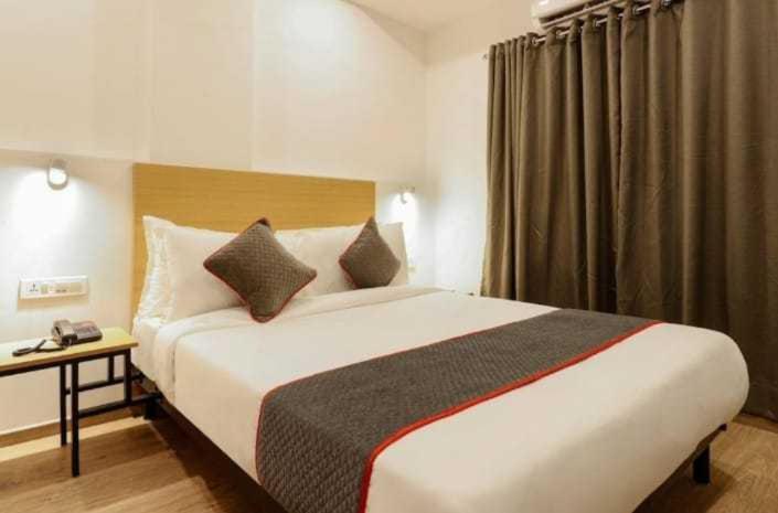 Oyo Shree Balaji Tower Hotel โบปาล ภายนอก รูปภาพ